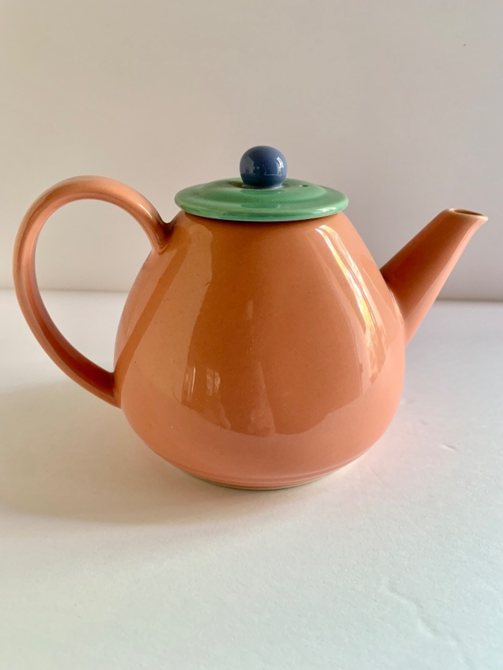 Lindt Stymeist Colorways Creamer w/ Lid | 1980s Japan | Pink & Teal